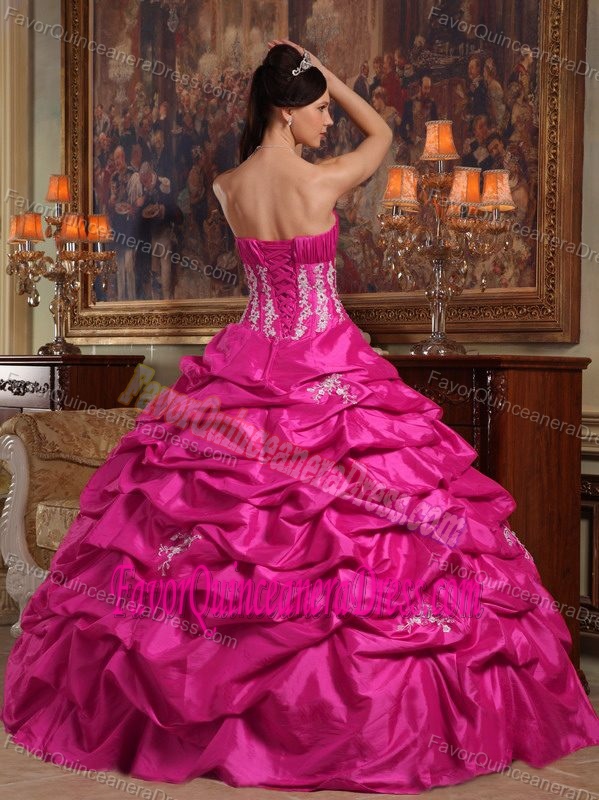 Beautiful Fuchsia Ball Gown Strapless Quinces Dresses Embellished with Pick-ups