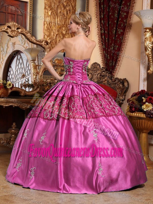2013 Fuchsia Sweetheart Taffeta with Embroidery Decorate Quinceanera Dress