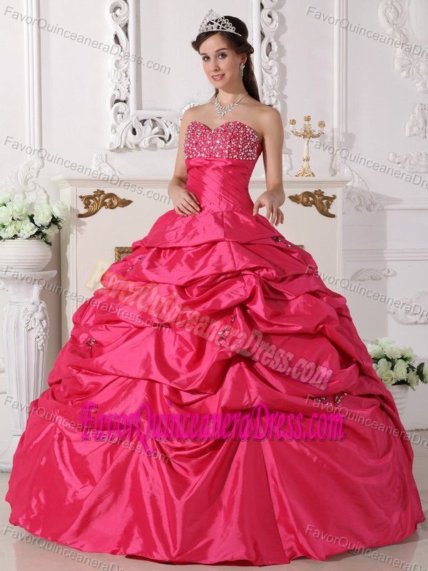 Sweetheart Floor-length Coral Red Ball Gown Beaded Quinces Dresses in Taffeta