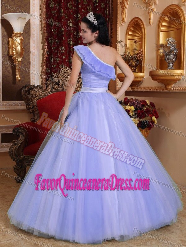 Flounced One-shoulder Lilac Ball Gown Tulle Quinceanera Dresses with Ruching
