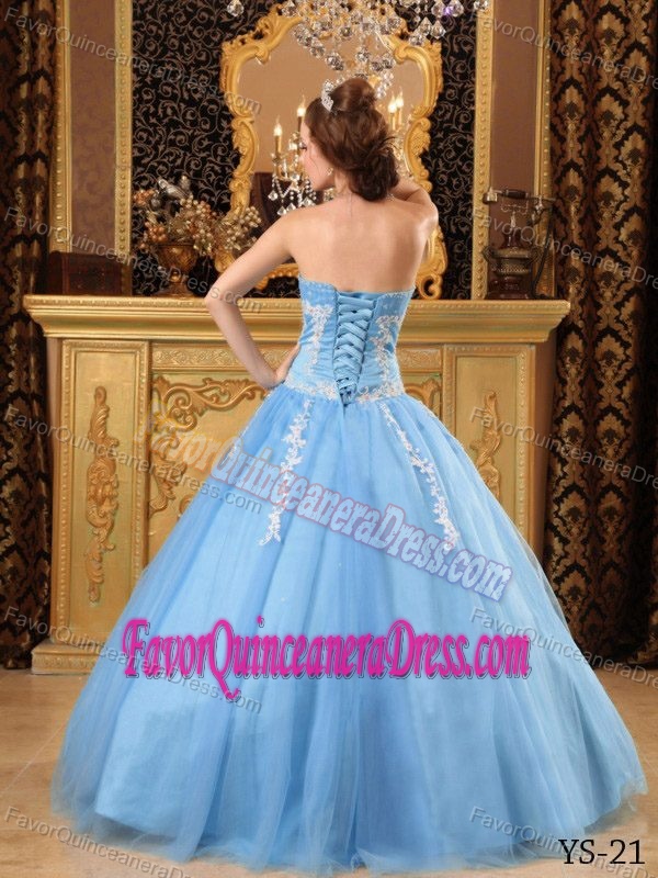 Popular Sweetheart Floor-length Quinceanera Dress in Tulle with Appliques