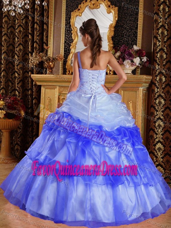 Beautiful Organza Quince Dress with Pickups and One Shoulder in Lilac and Blue
