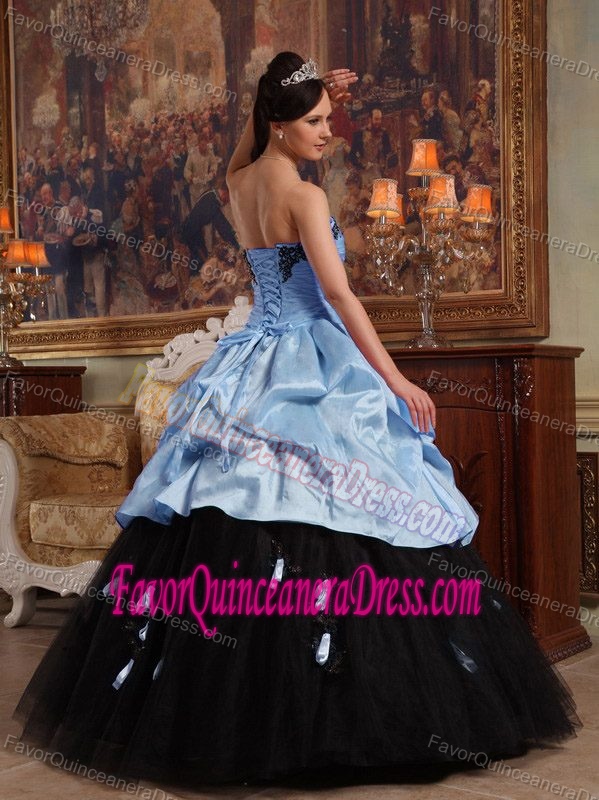 Unique Lilac and Black Quinceanera Dress with Pickups in Tulle and Taffeta
