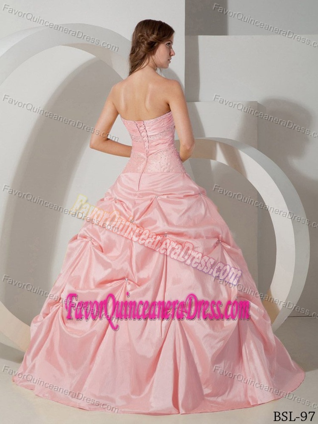 Pretty Sweetheart Floor-length Quince Dress in Taffeta with Pick-ups