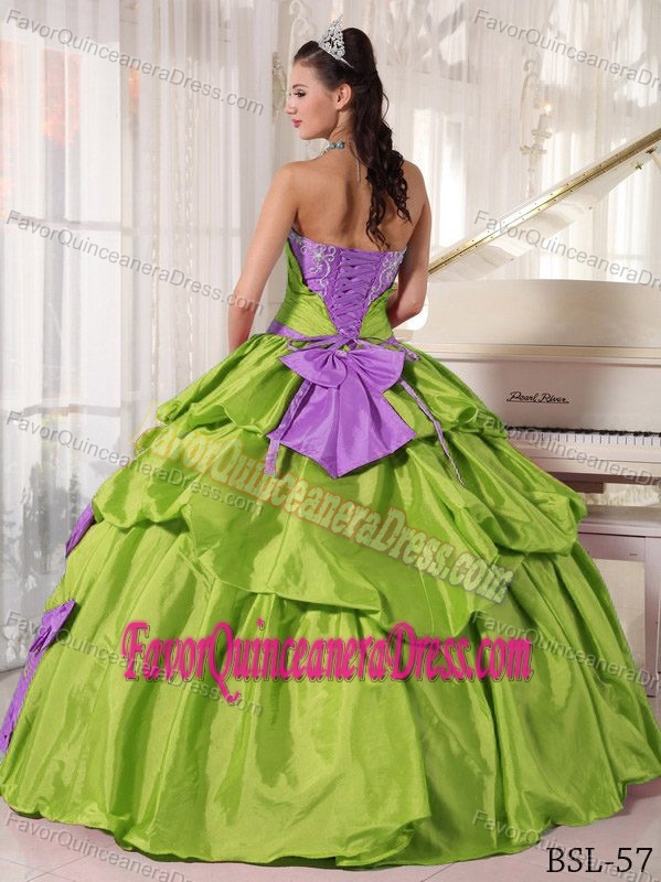 Appliqued Sweetheart Green and Lavender Quinceanera Dresses with Bowknots