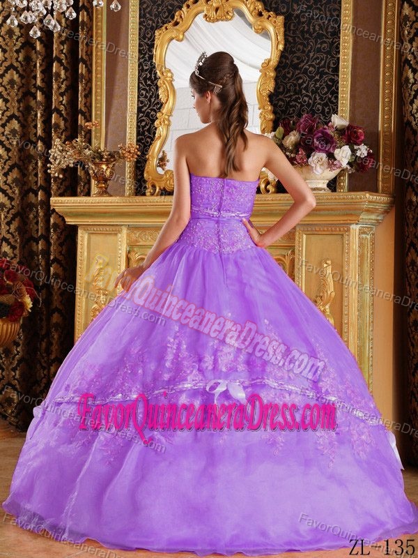 Pretty Organza Lavender formal Quinceanera Gown Dresses with Appliques