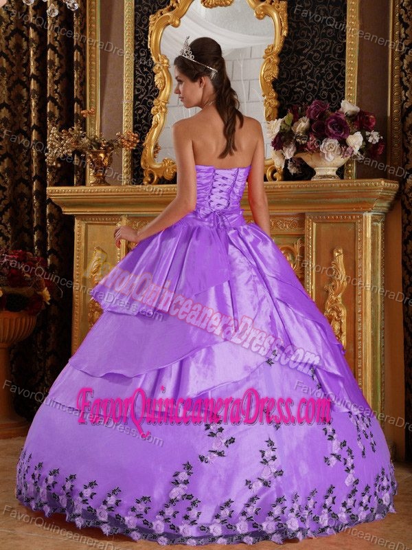 Trendy Ball Gown Taffeta Purple Quinceanera Dresses with Embroidery