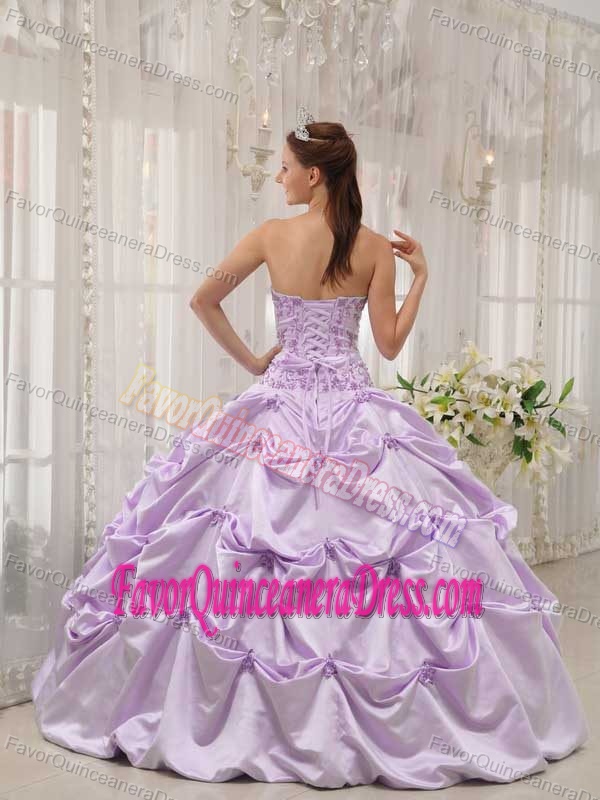 Customized Pick-ups Appliqued Lavender Quinceanera Dresses in Taffeta