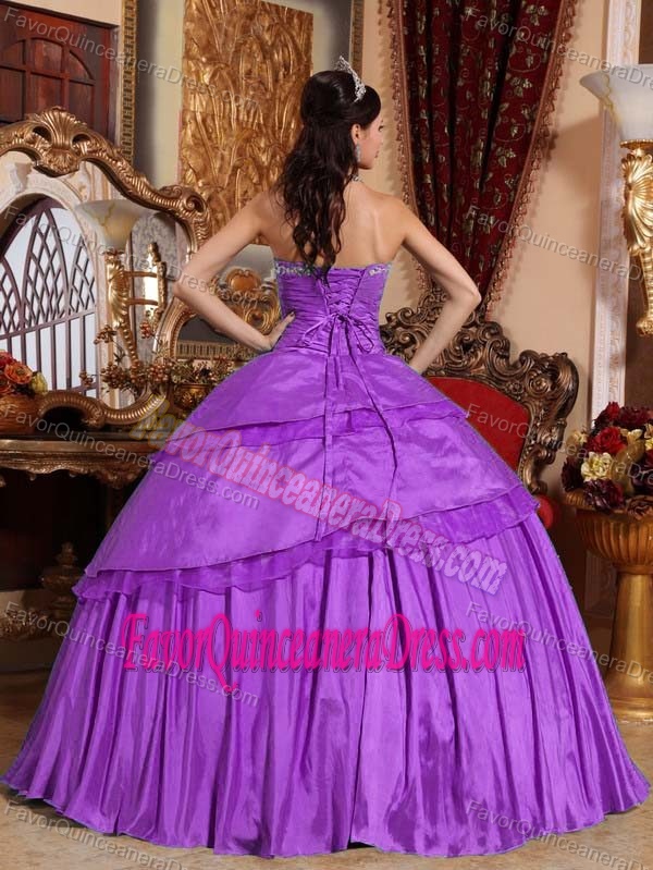 Gorgeous Lace-up Appliqued Light Purple Quinceanera Gown in Taffeta