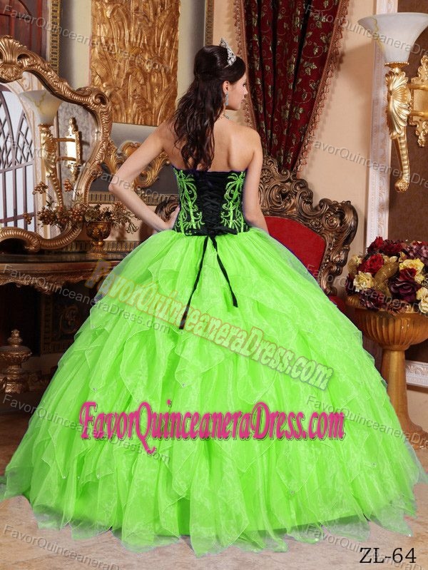 Lime Green Sweetheart Organza Quince Dresses with Embroidery and Ruffles
