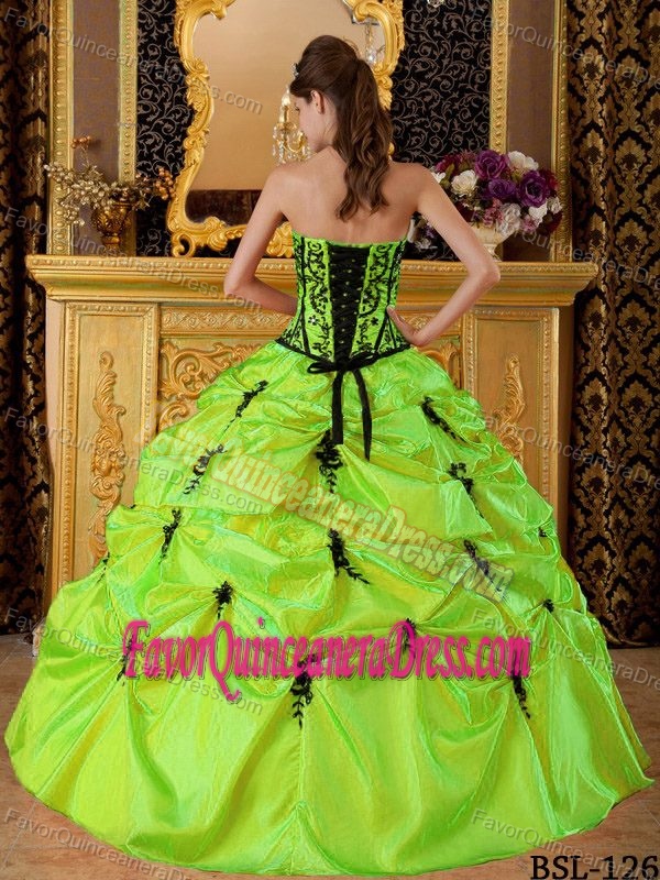 New Style Taffeta Quinceanera Dress in Lime Green Strapless Embroidery