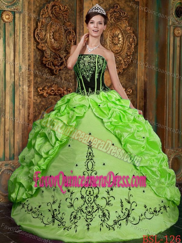 Romantic Quince Dress with Strapless Embroidery Taffeta in Spring Green