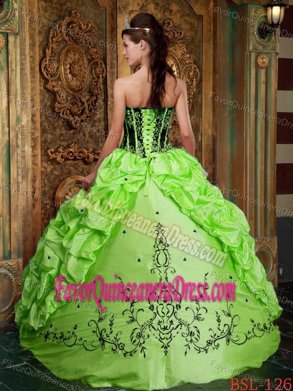 Romantic Quince Dress with Strapless Embroidery Taffeta in Spring Green