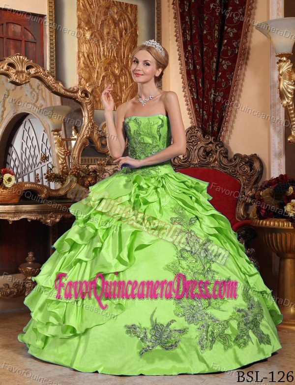 Dramatic Lime Green Quinceanera Dress with Strapless Taffeta Appliques