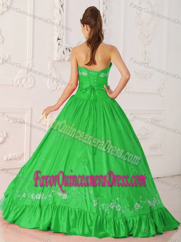 Green A-Line Sweetheart Taffeta Quince Dress with Embroidery and Beading