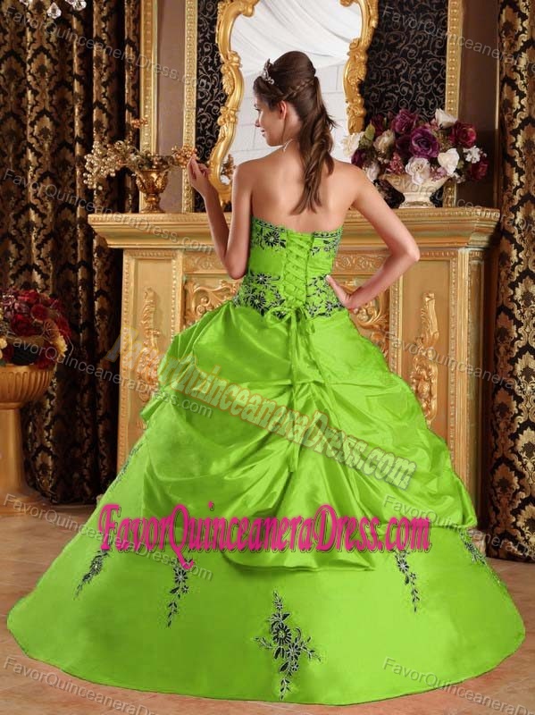 Flower and Embroidery Strapless Taffeta Quinceanera Dress in Lime Green