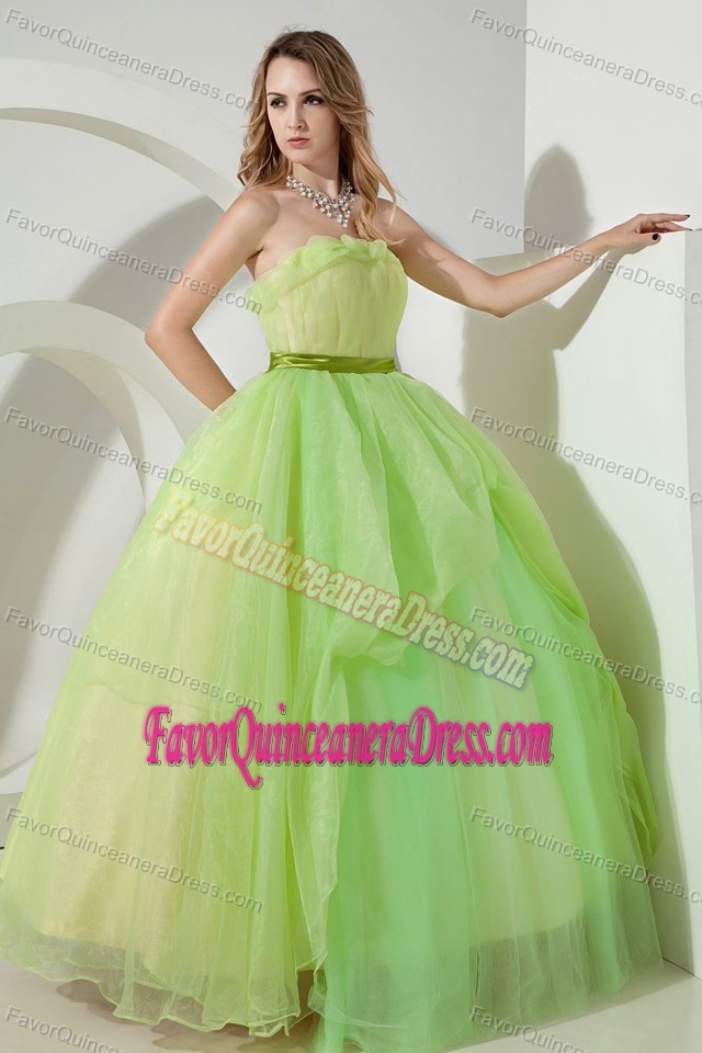 Ruched Spring Green Strapless A-line Organza Sweet 15 Dresses with Sash