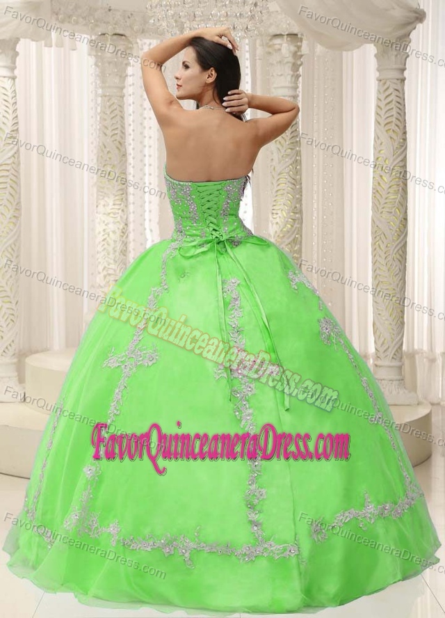 Dramatic 2013 Beaded Green Sweetheart Appliques Quinceanera Gown Dresses