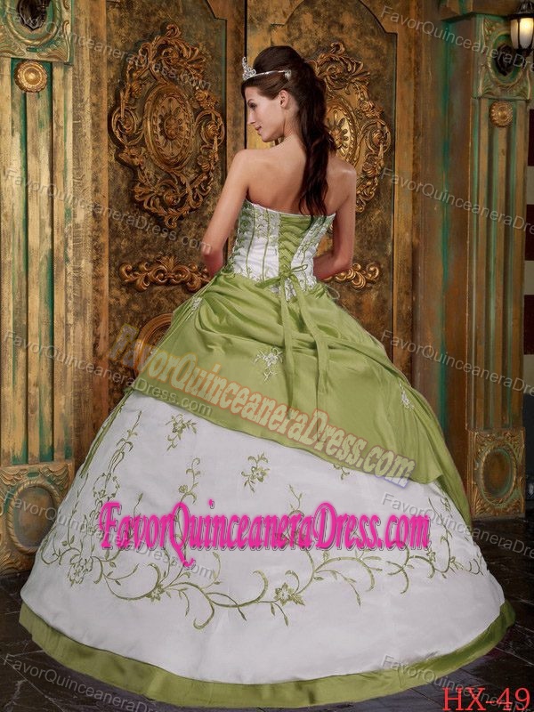 Best Seller Embroidered Strapless White and Olive Green Satin Dresses for Quince