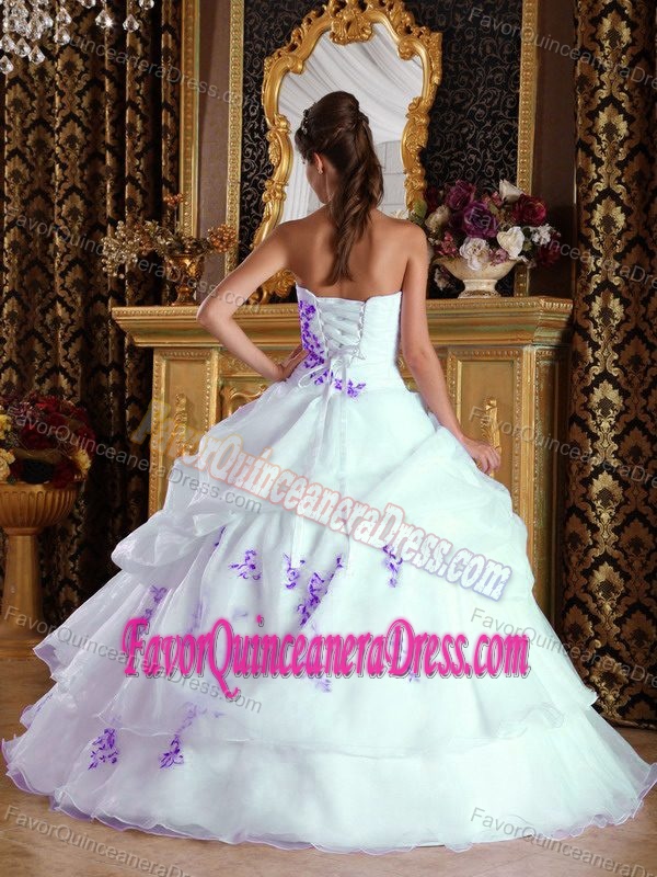 Strapless White Organza Floor-length Dress for Quince with Appliques and Flower
