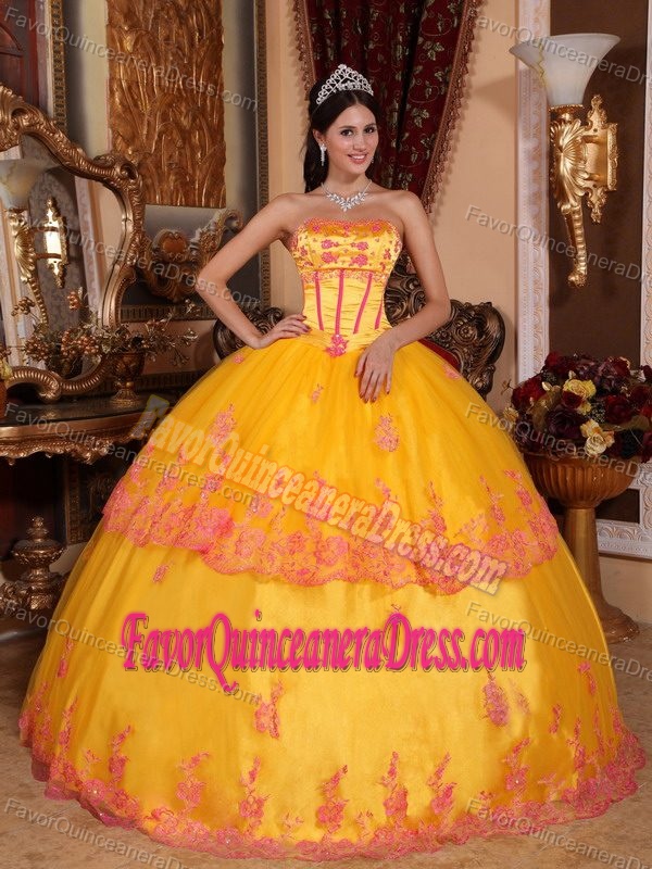 Noble Yellow Strapless Floor-length Organza Quinceanera Dresses with Appliques