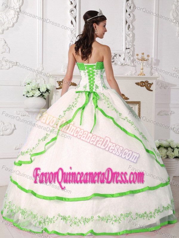 Hot Sale White and Green Dress for Quinceanera with Appliques in Organza
