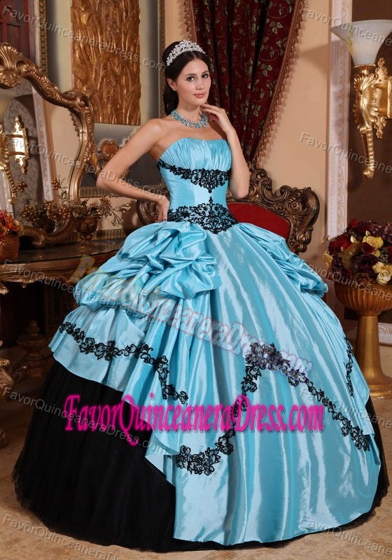 Popular Baby Blue and Black Taffeta Sweet Sixteen Dresses with Appliques