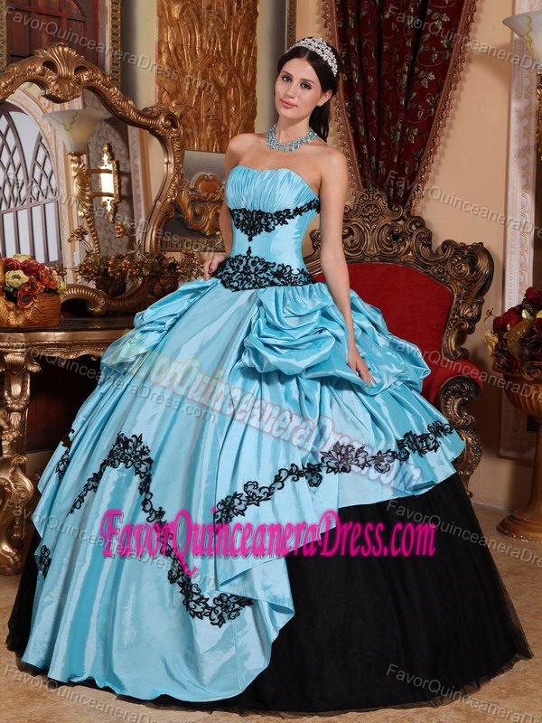 Popular Baby Blue and Black Taffeta Sweet Sixteen Dresses with Appliques
