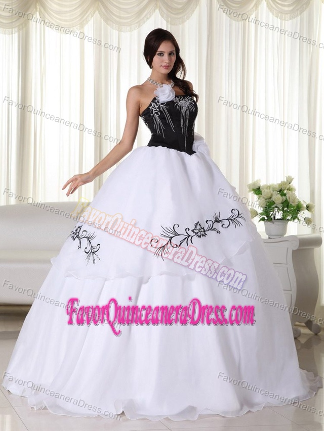 Wholesale Black and White Dresses for Quince with Embroidery and Flowers
