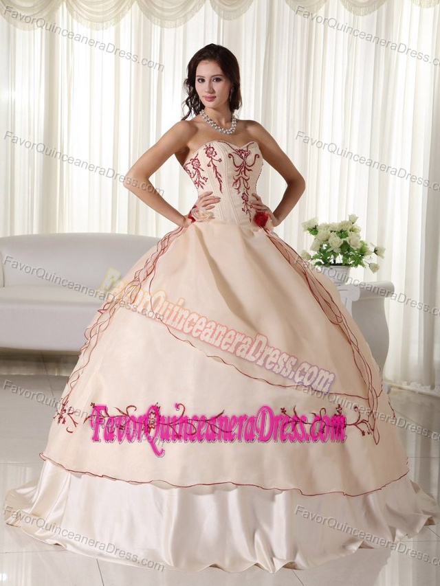 Elegant Strapless Champagne Organza Quinceaneras Dress with Embroidery