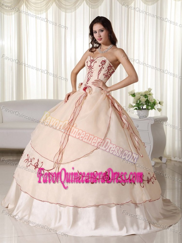 Elegant Strapless Champagne Organza Quinceaneras Dress with Embroidery