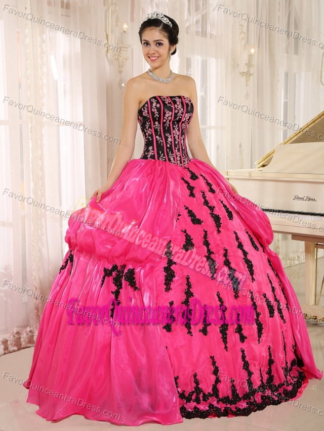 Popular Hot Pink Strapless Sweet Sixteen Dresses with Appliques in Organza