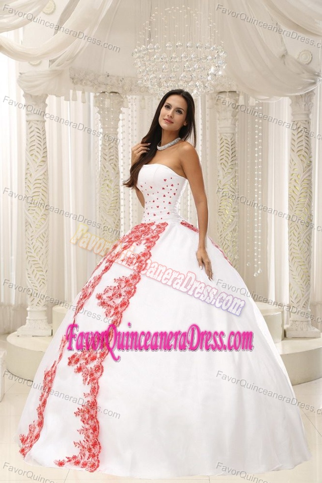 Pretty White and Red Taffeta and Organza Quinces Dresses with Embroidery