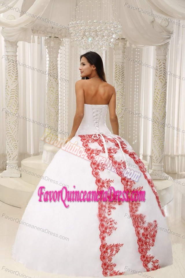 Pretty White and Red Taffeta and Organza Quinces Dresses with Embroidery