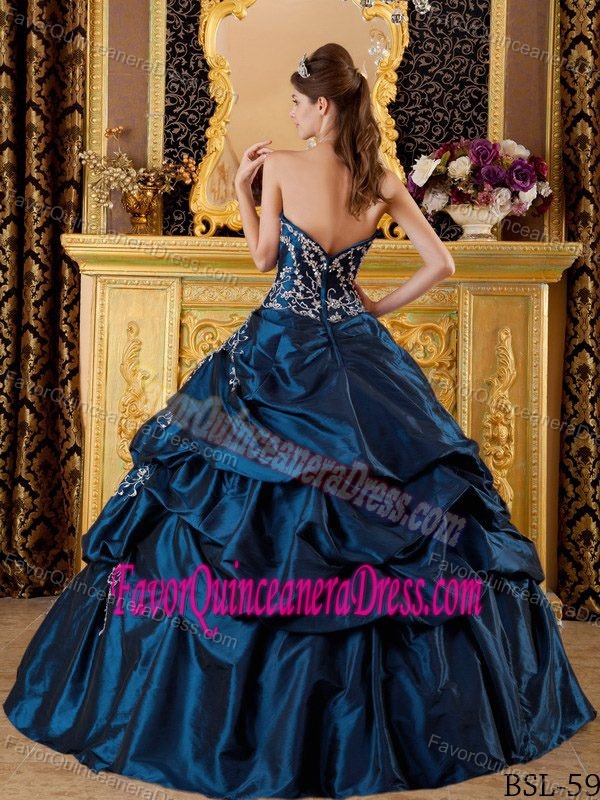 Taffeta Appliqued Navy Blue Ball Gown Quinces Dresses with Sweetheart