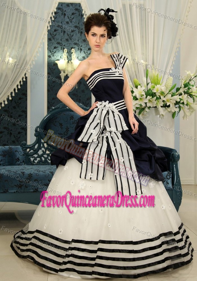 Navy Blue and White Strapless Organza Quinceanera Gowns with Pick-ups