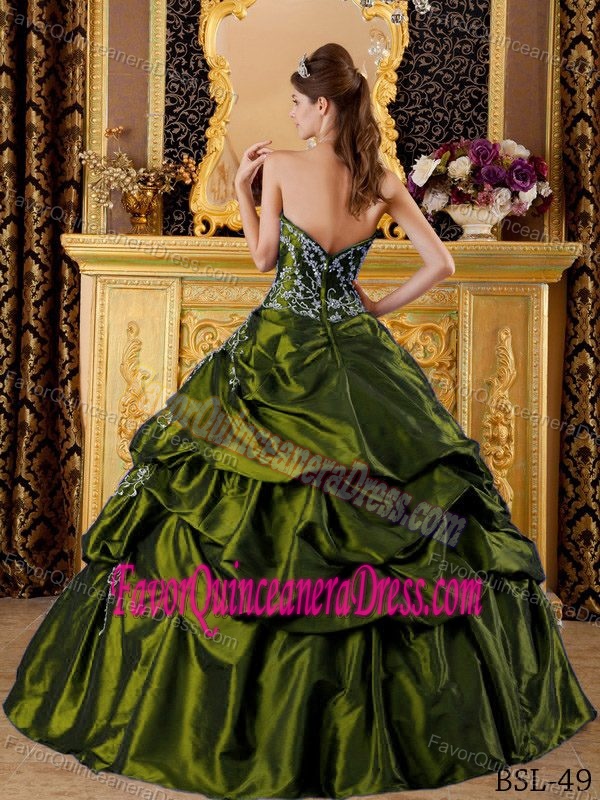 Newest Appliques Quinceanera Dresses in Olive Green Sweetheart Taffeta