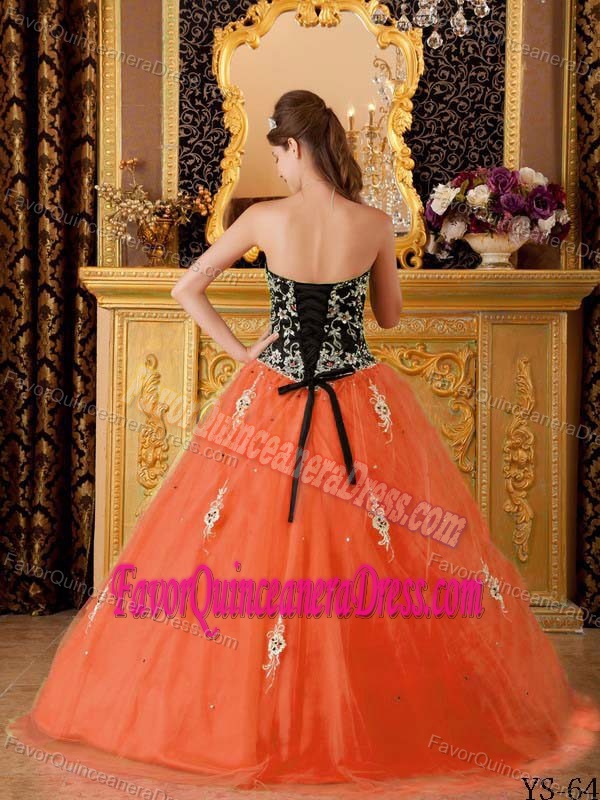 Sweetheart Beaded Tulle Quinceanera Dresses with Appliques and Flowers