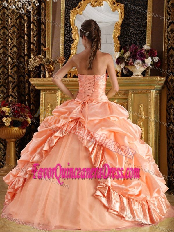 2014 Pretty Ball Gown Beaded Quinceanera Dress with Pick-ups and Bowknot