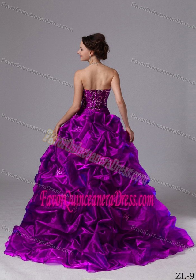 Exclusive Brush Train Purple Taffeta Quinceanera Gowns with Embroidery