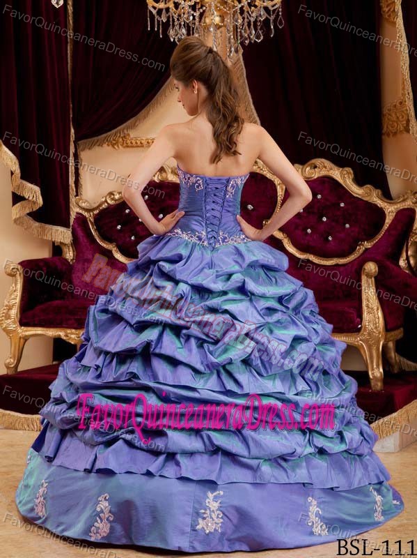 Floor-length Taffeta Appliqued Purple Ball Gown Quince Dresses with Sweetheart