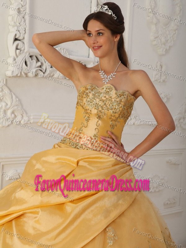 Princess Sweetheart Floor-length Taffeta and Tulle Beaded Quince Dresses in Gold