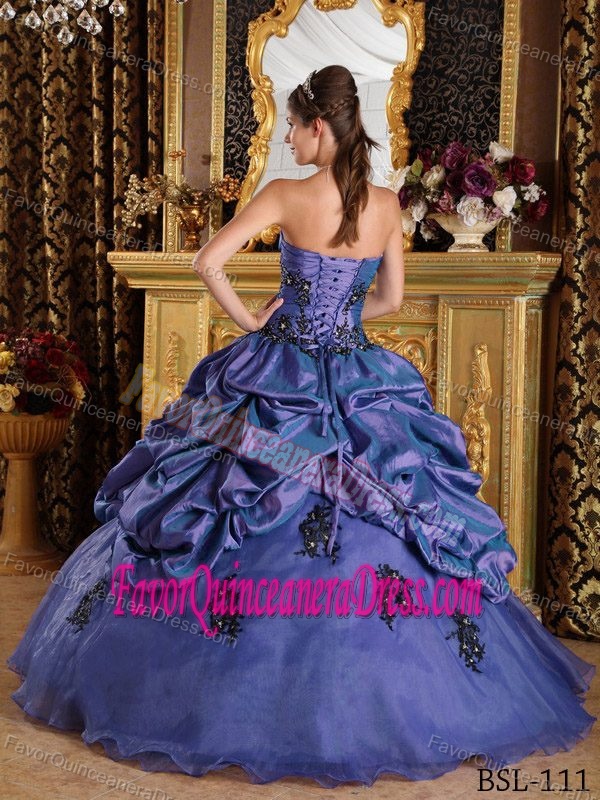 A-Line Strapless Floor-length Organza Purple Dresses for Quince with Appliques