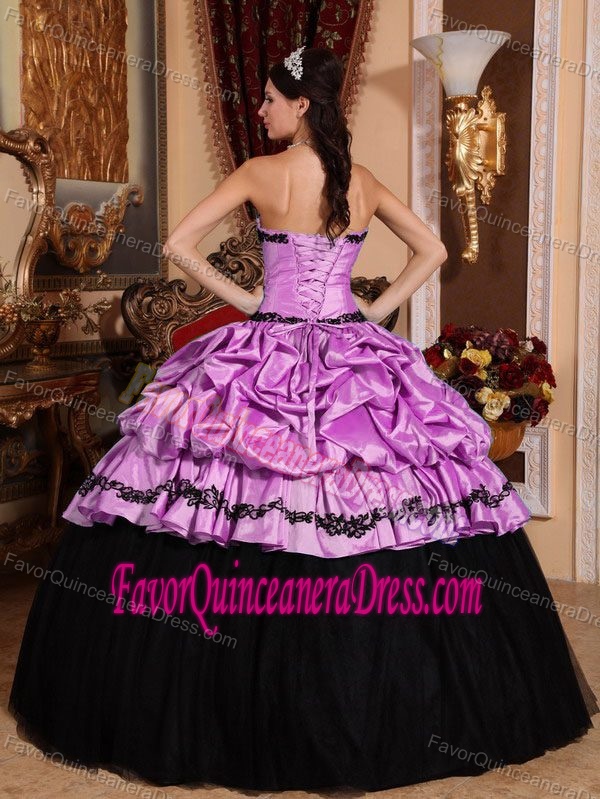 Taffeta Lavender Ball Gown Strapless Quinceanera Gown Dresses with Appliques