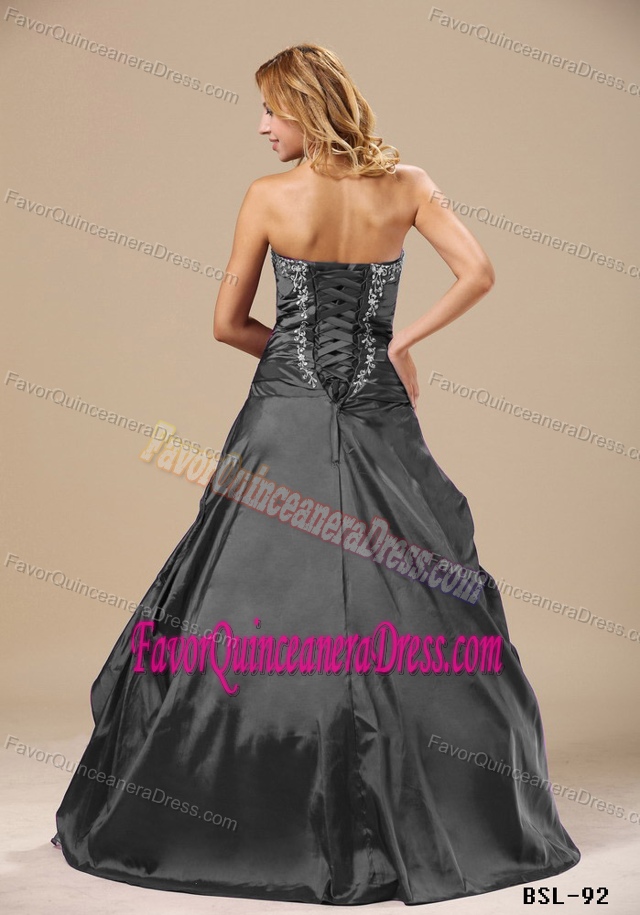 Stunning Sweetheart Appliqued Taffeta Sweet Sixteen Dresses with Ruches