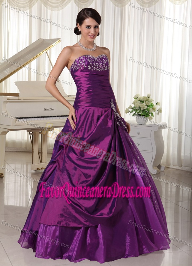 Purple Sweetheart Appliqued Quinceanera Gowns in Taffeta and Organza