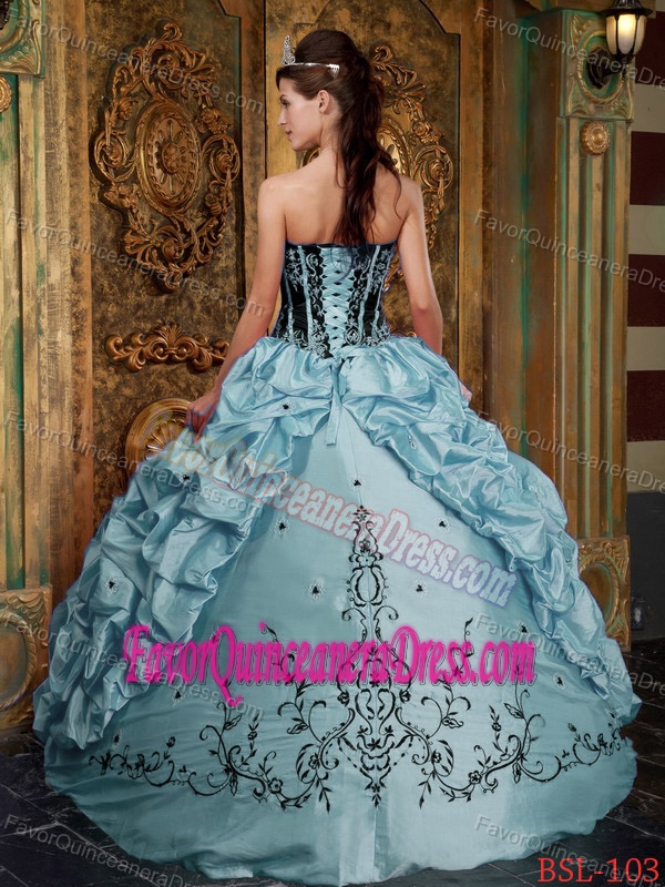 Dazzling Strapless Embroidered Taffeta Quinceanera Dress in Baby Blue