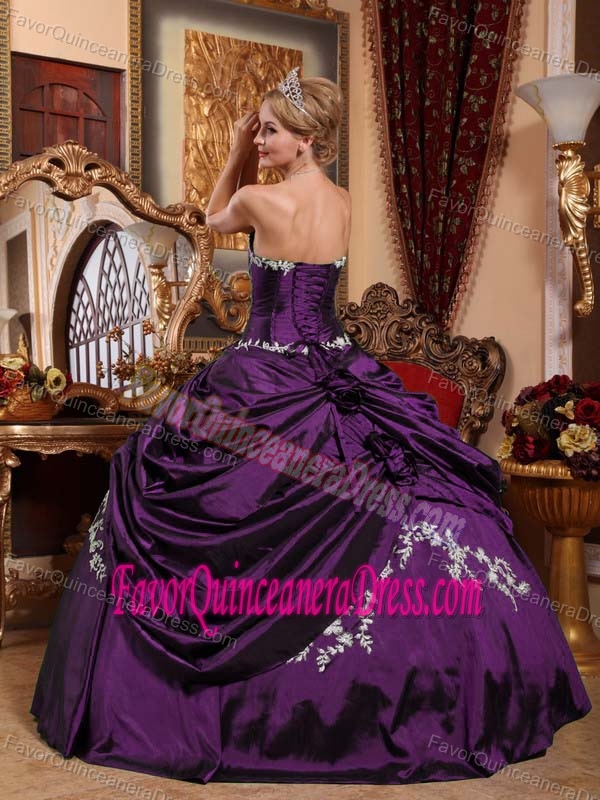 Taffeta Eggplant Purple Sweetheart Quinceanera Dresses with Appliques