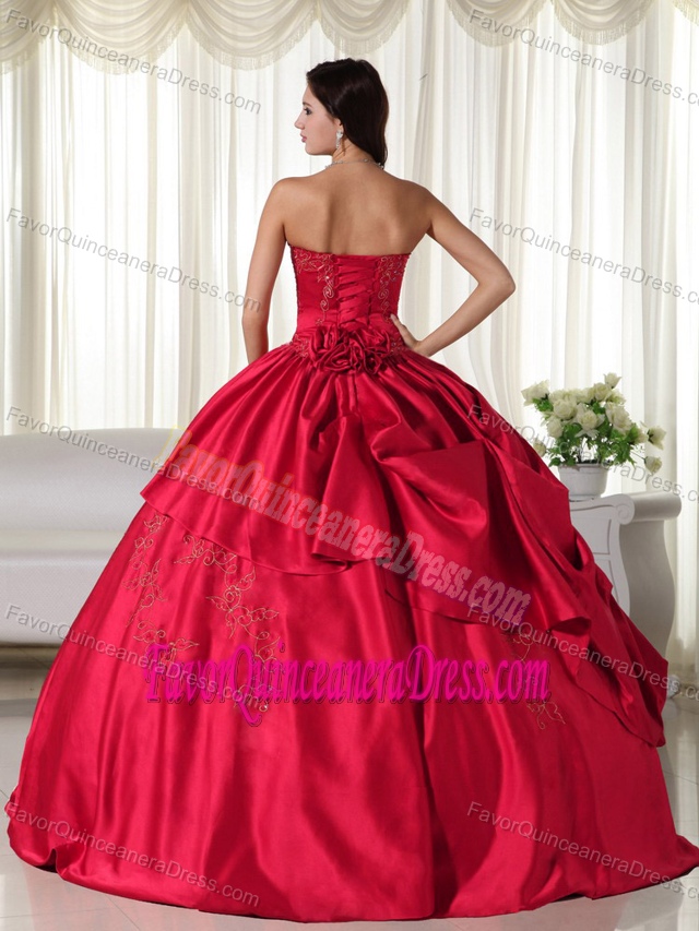 Romantic Taffeta Sweetheart Sweet Sixteen Dress in Red with Pick-ups