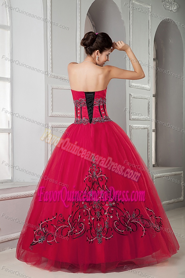 New Style Appliqued Red Sweetheart Quinceanera Gown Dress in Tulle